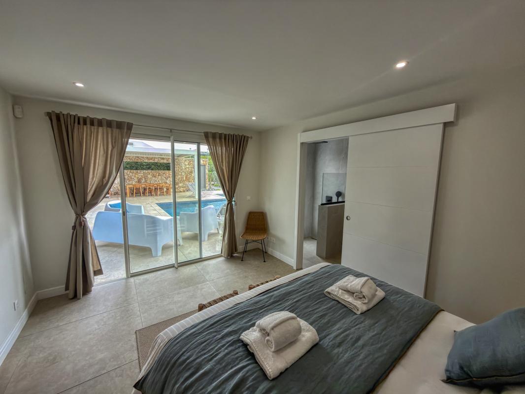 22.Location Villa piscine vue mer St François Guadeloupe_Suite 1